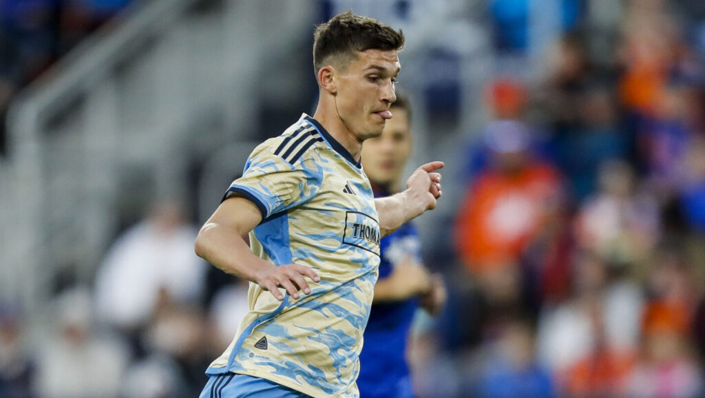 Union signs Chris Donovan to new contract through 2025