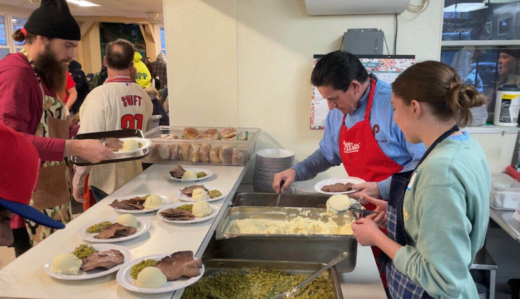 Rob Thomson and Brandon Marsh Serve Meals at Kensington’s St. Francis Inn