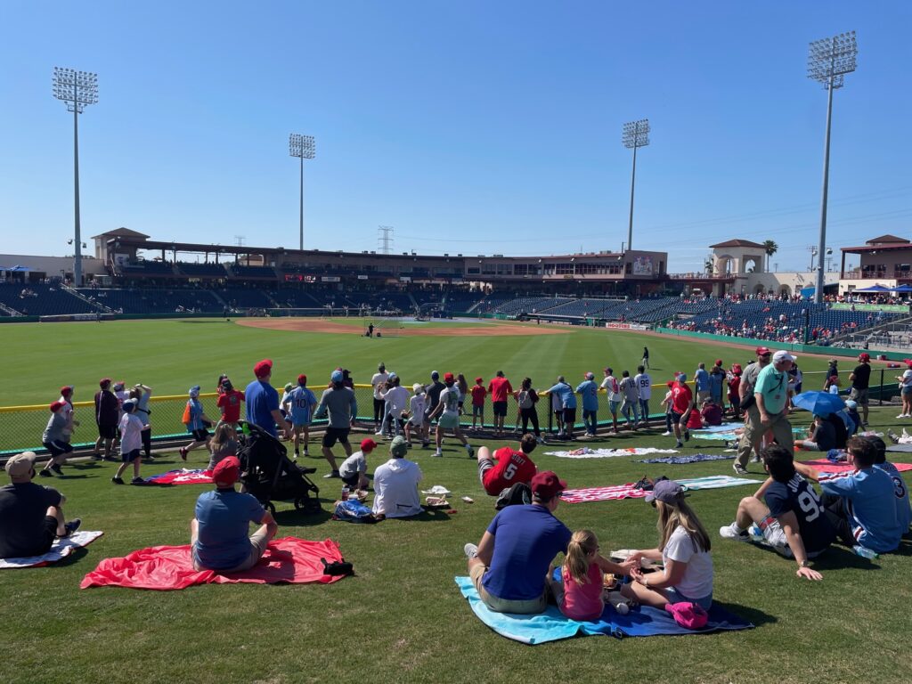 Phillies tie Marlins, both teams have fun