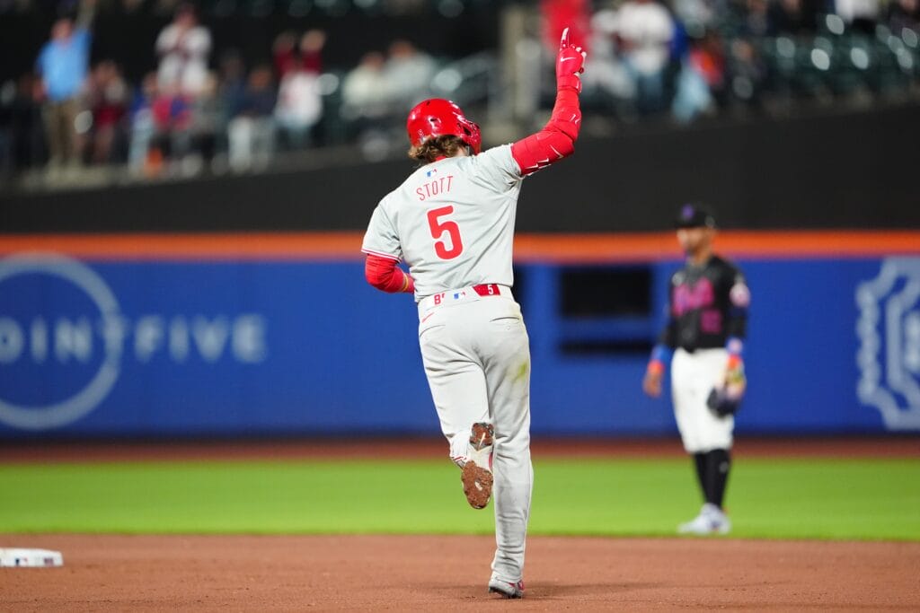 Phillies tie Mets in ninth inning, win game in tenth