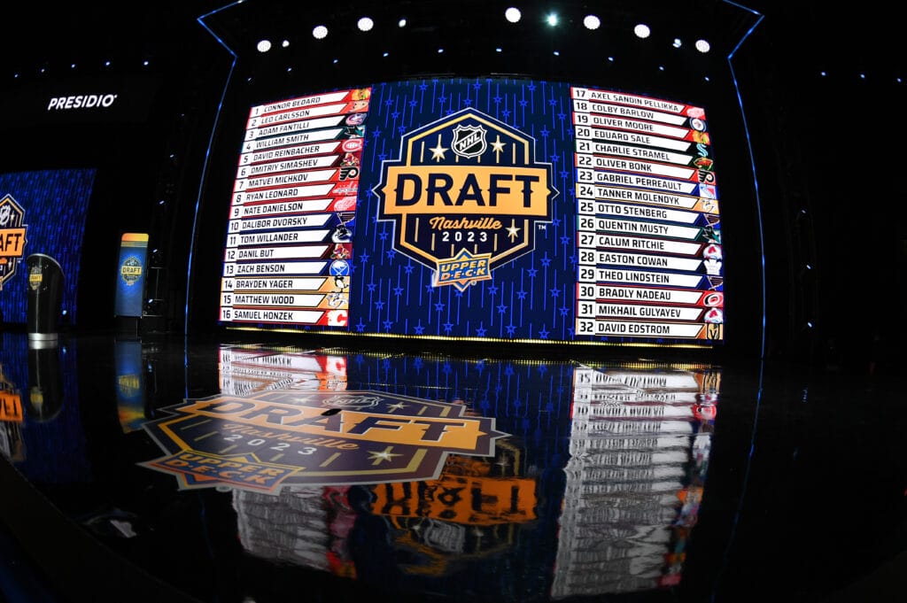 Flyers 7-round NHL mock draft: Centers in Round 1, Round 2 all about size