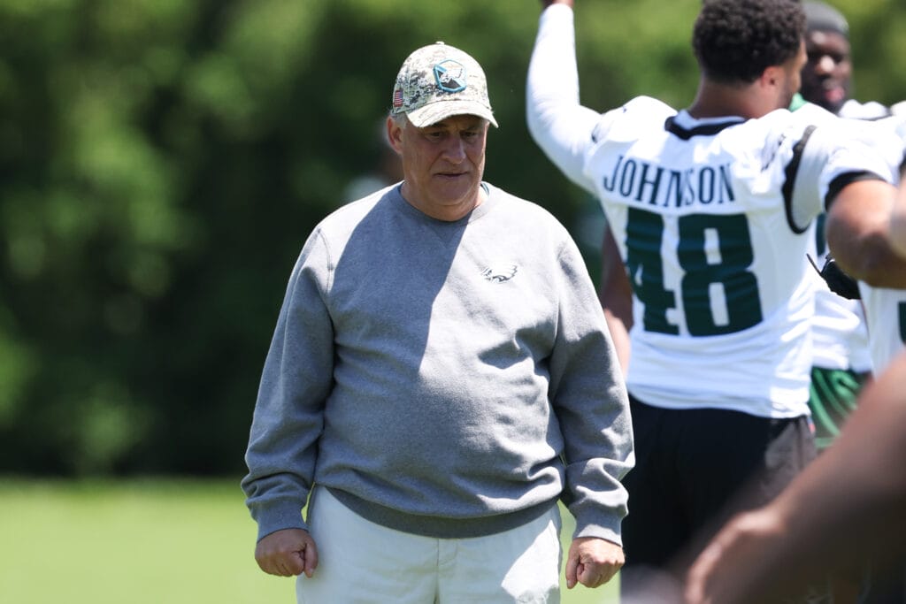 Bowen: Vic Fangio wants better ‘backing from the Eagles