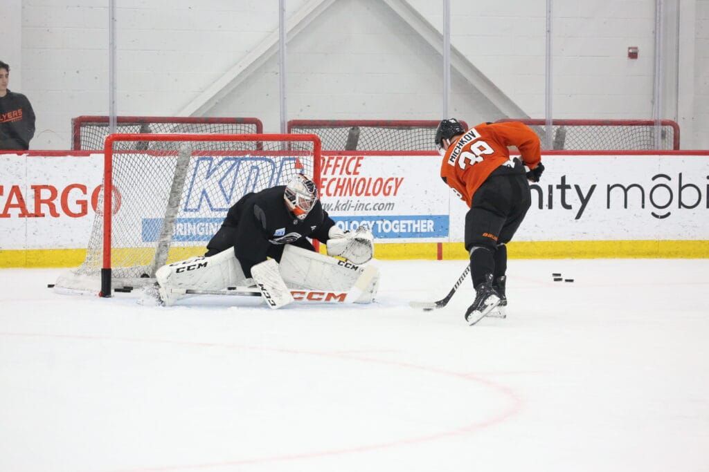 Flyers successfully resolve Alexei Kolosov situation, goalie will report to NHL training camp