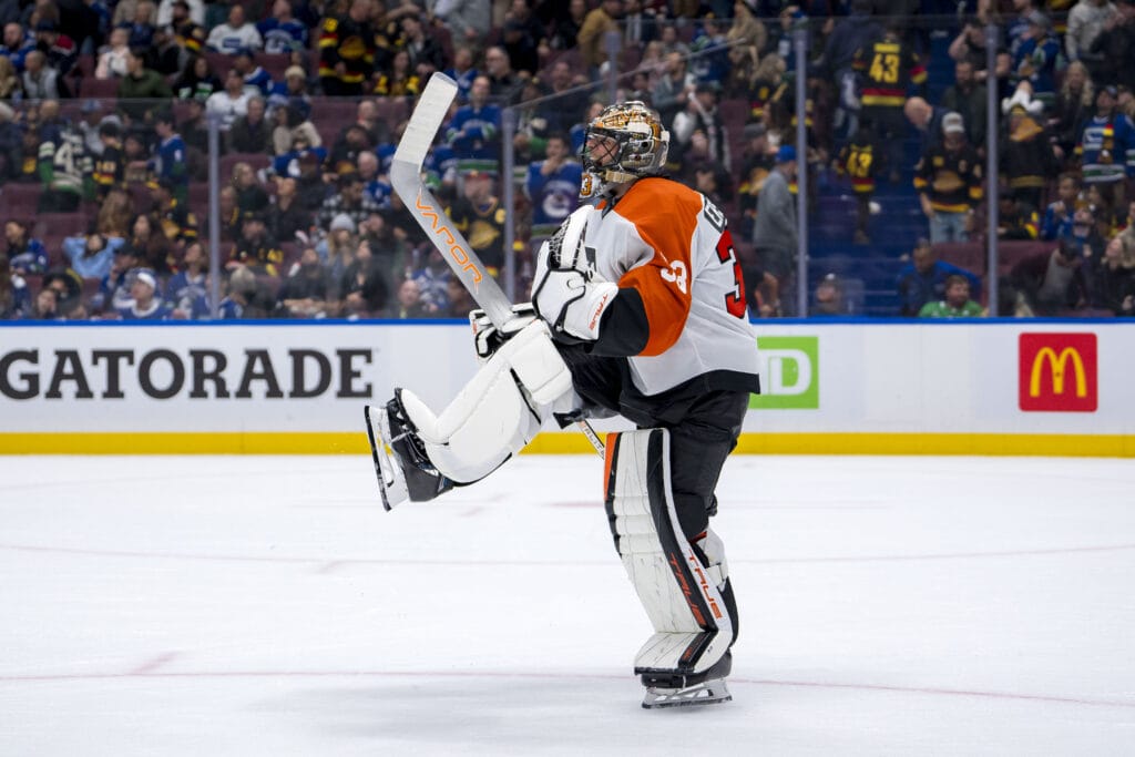 Flyers road trip updates: Goalies continue exhibition form, youngsters adjusting to regular season