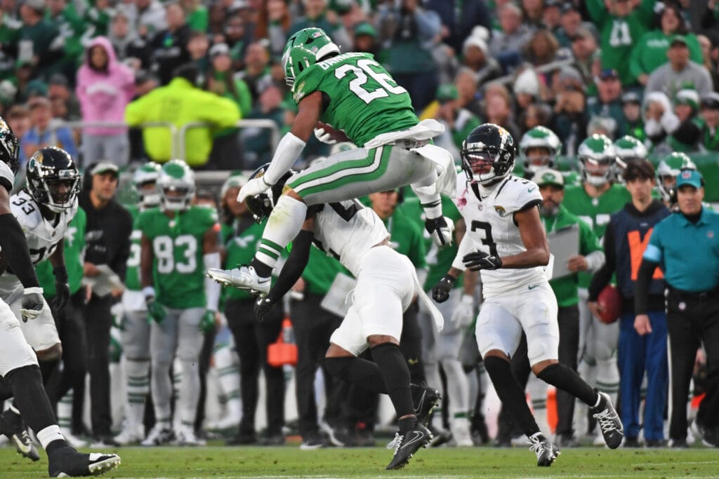 Eagles 28, Jaguars 23: Inside Saquon Barkley’s backward hurdle, Nakobe Dean’s game-clinching INT, DeVonta Smith’s one-handed catch & Nick Sirianni’s decisions