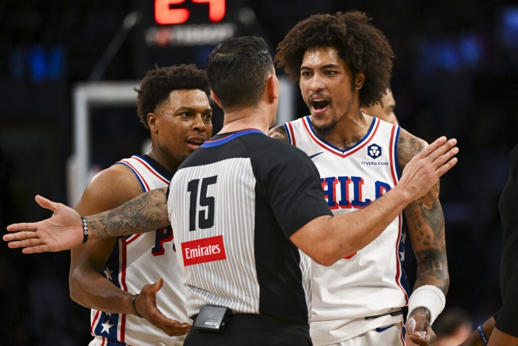 Kelly Oubre and Kyle Lowry arguing with an official.