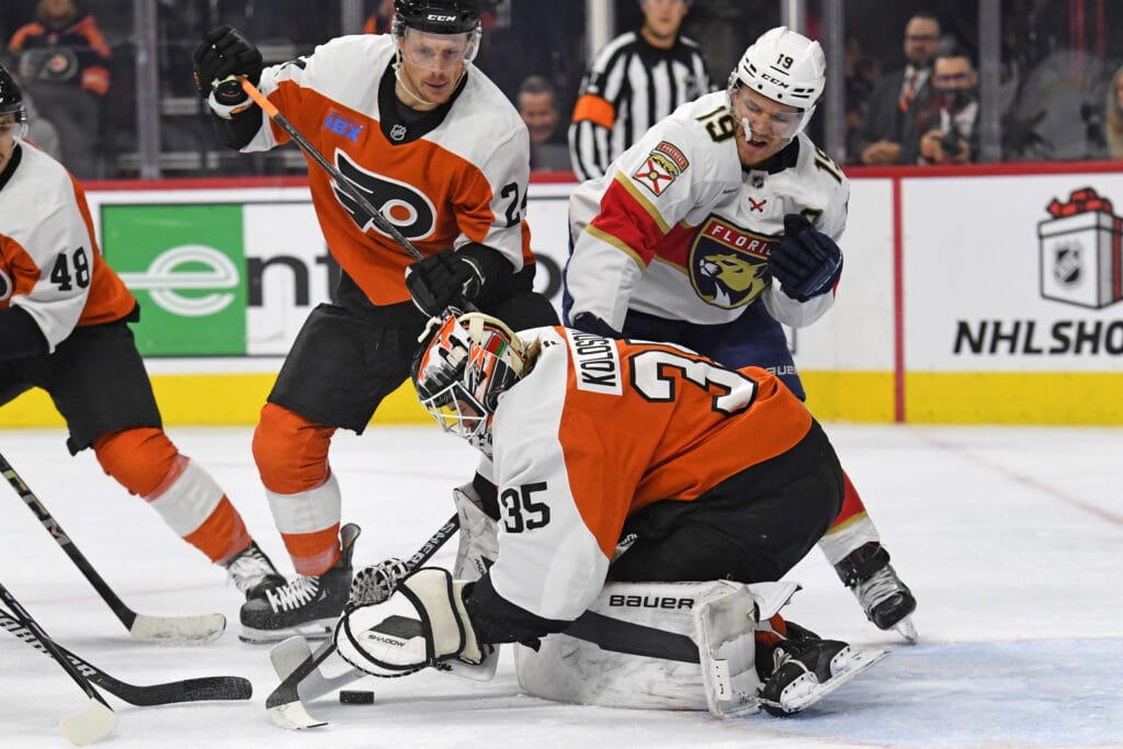 Flyers squander comeback and chance to upset defending champs, fall 7-5 to Panthers