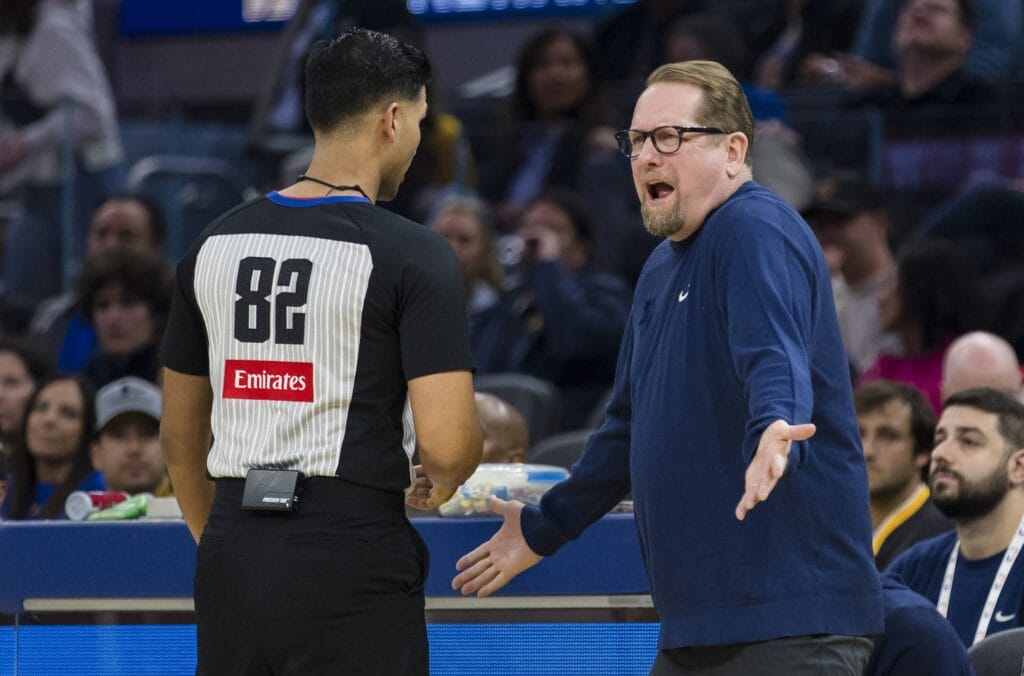 Nick Nurse yelling at a ref