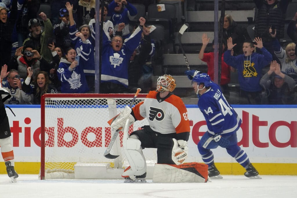 10 observations: Fedotov holds his own in tough spot, but Flyers still fall in OT to Maple Leafs