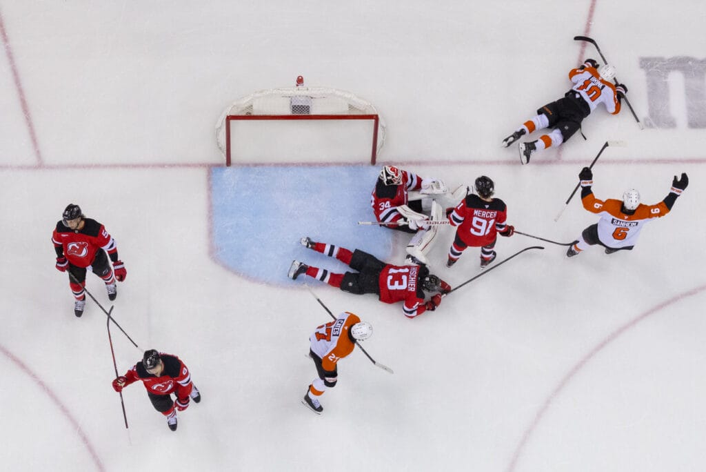 10 observations: Flyers drag Devils into tight-checking war and come out the victors