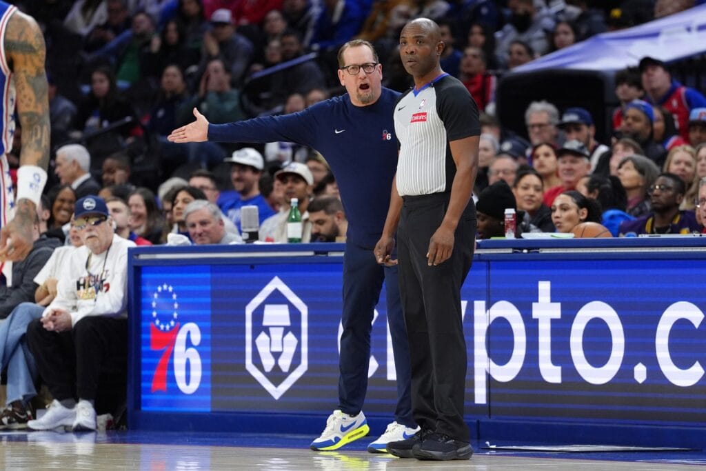 Nick Nurse yelling at a ref.