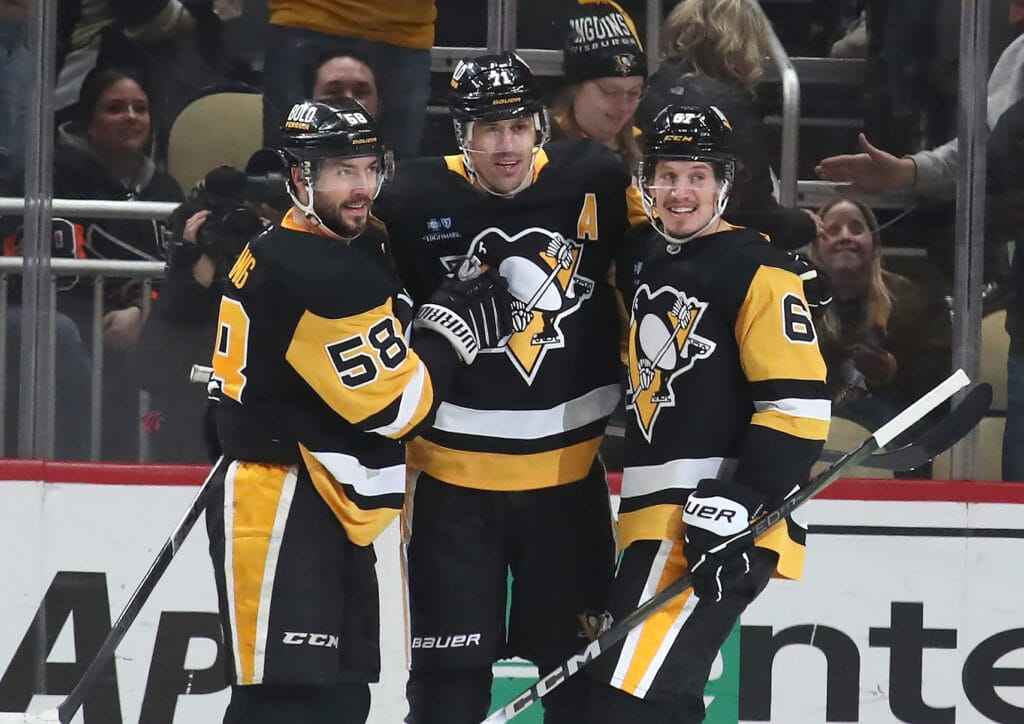 10 observations: Flyers cough up three-goal lead, watch Malkin lead Penguins to 5-4 comeback win
