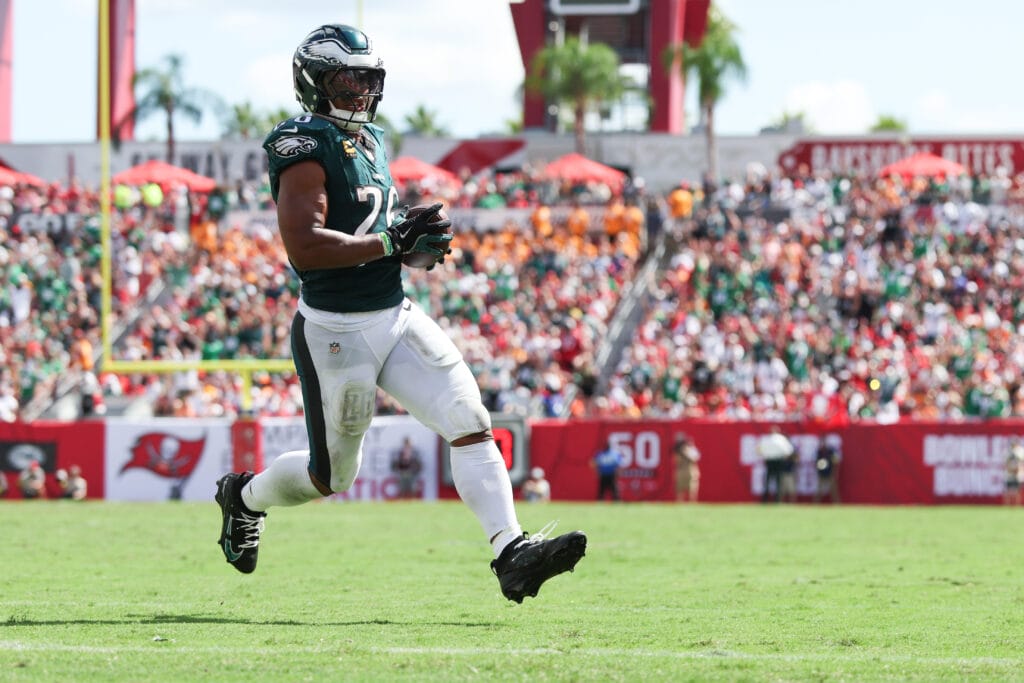 Instant observations from Eagles 31, Buccaneers 25: Jihaad Campbell’s turnovers lead Eagles to to 4-0