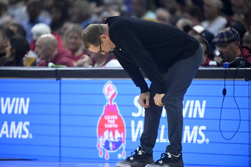 Instant observations: Cavs beat up Sixers on second night of back-to-back