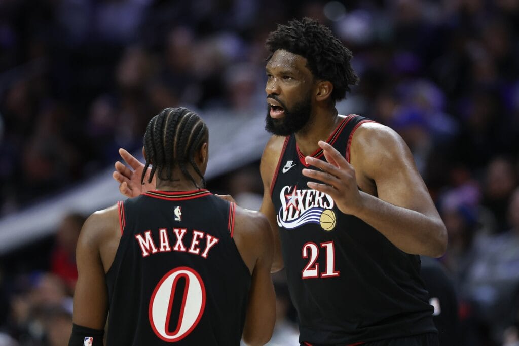 Instant observations: LeBron James’ late-game shotmaking leads Lakers past Sixers