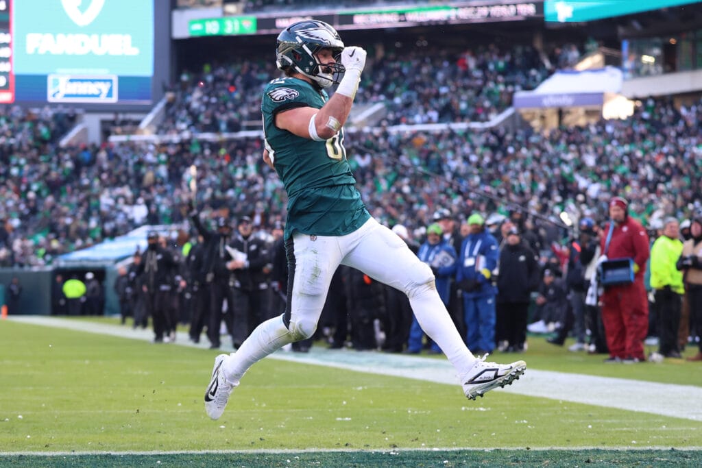 Instant observations from Eagles 31, Raiders 0: Jalen Hurts back on track as Eagles win a laugher