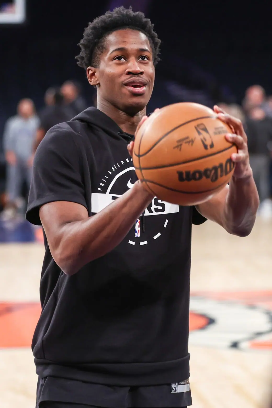 ウェイド、NBA、ルーキー、トップス、バスケ Instant observations: VJ Edgecombe and Tyrese Maxey dominate