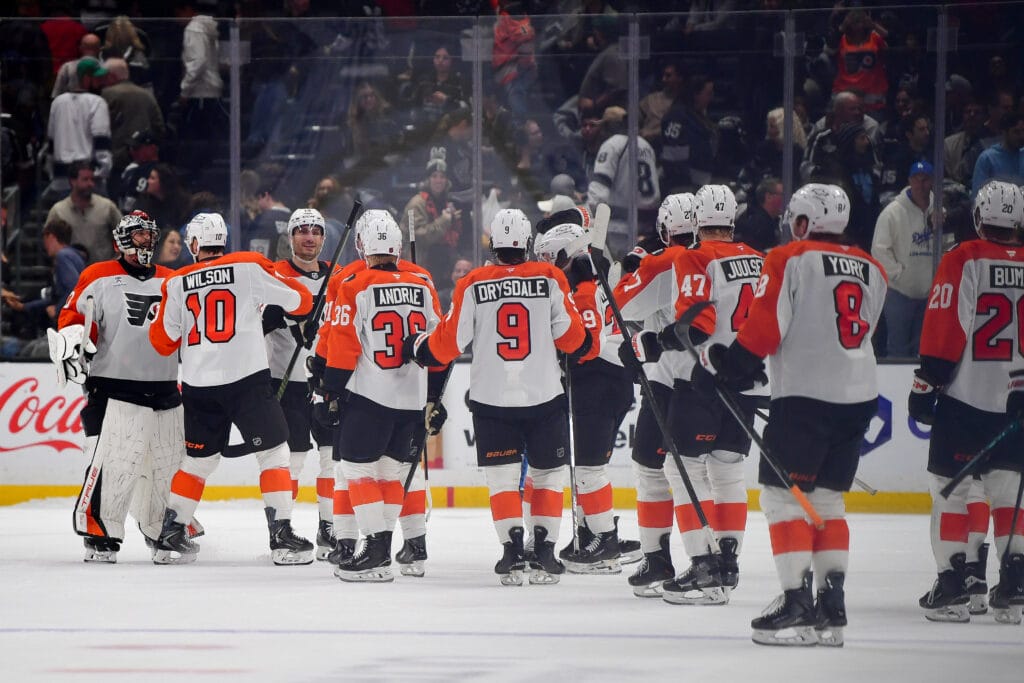 5 observations: Successful road trip continues as Flyers take down Kings in shootout