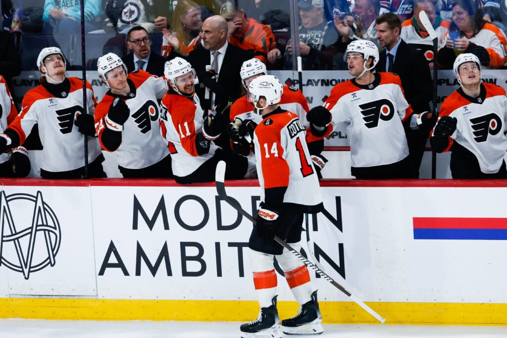 5 observations: With playoff spot on the line, Couturier and Flyers come through in style, blow out Jets 7-1