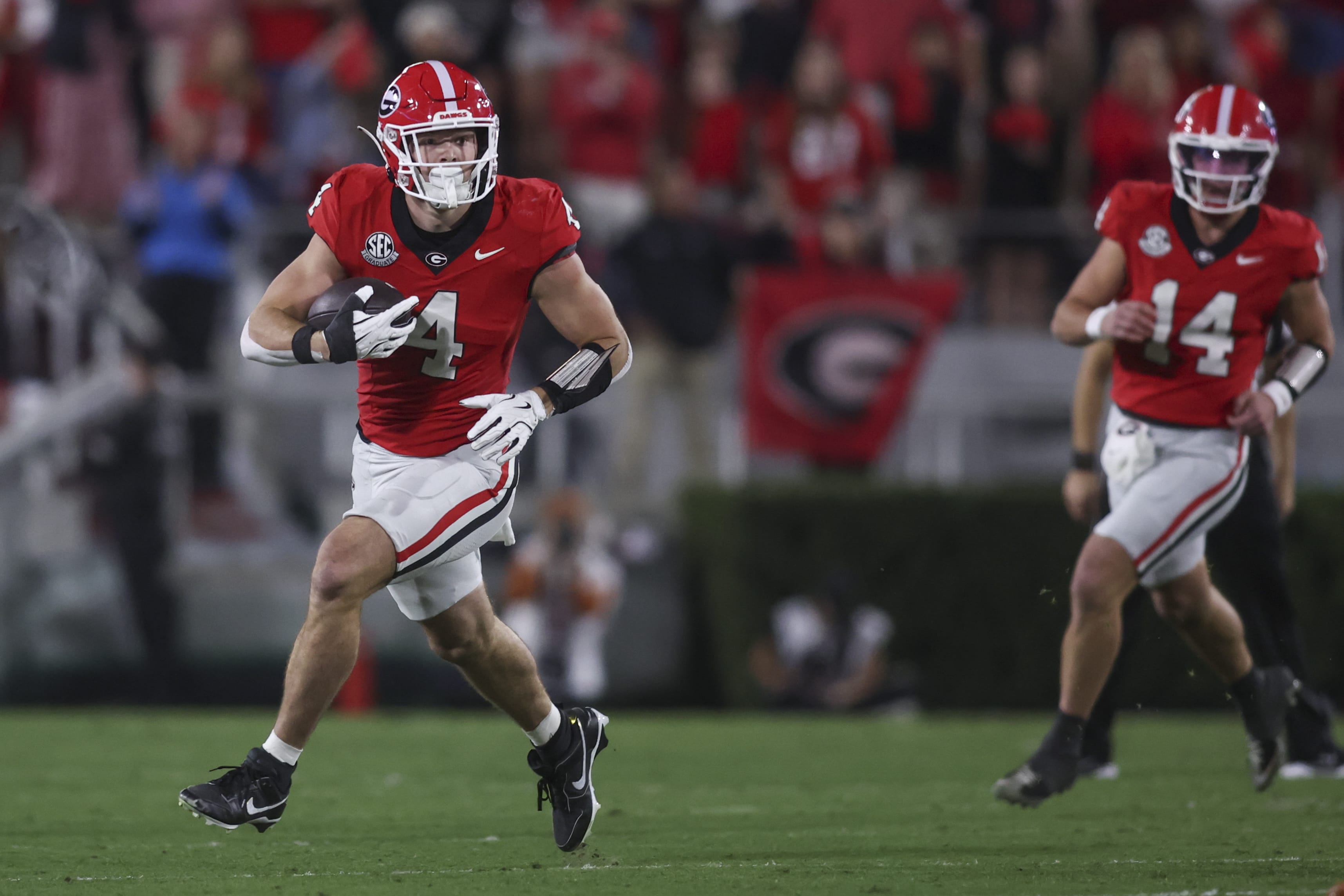 Could Eagles GM Howie Roseman add Georgia tight end Oscar Delp on Day 2 of the NFL Draft?