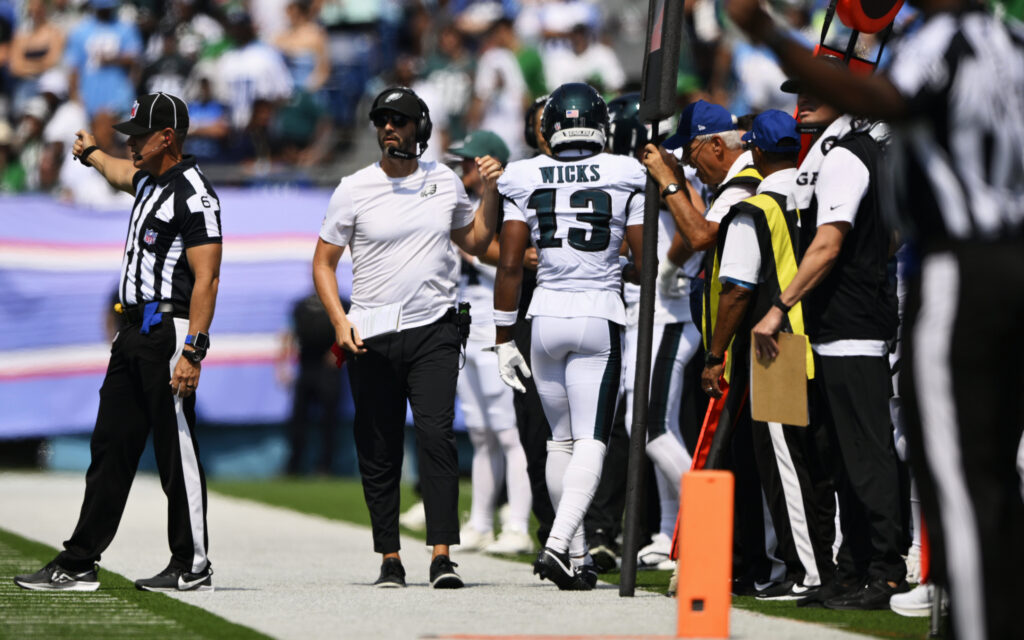 Eagles head coach Nick Sirianni during the first quarter at Nissan Stadium. Mandatory Credit: Steve Roberts-Imagn Images