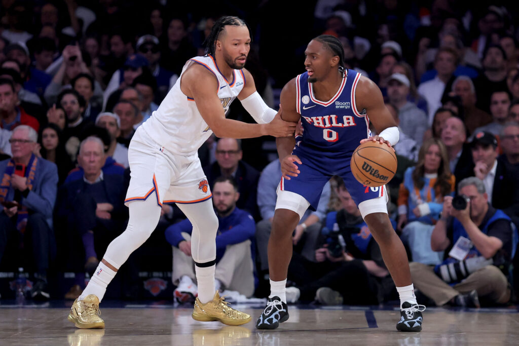 Sixers lock down Knicks on defense, move to 1-0 to open LeBron James era